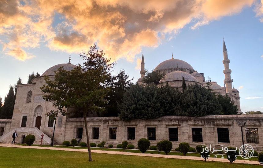 مسجد نور عثمانیه استانبول